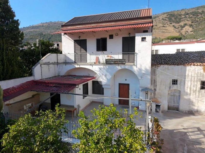 Casa trilocale in vendita in Vico Raffaele Viviani, Santa Maria a Vico