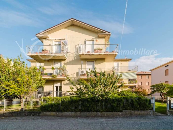 Appartamento trilocale in vendita in via IV novembre, Centro, Medesano