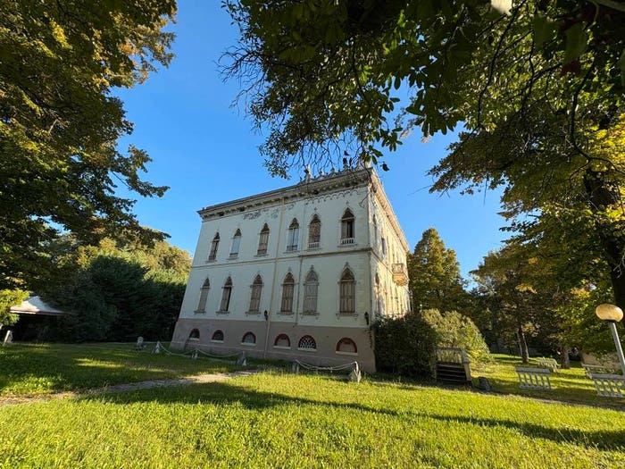 Casa con 6 locali in vendita in Viale Delle Terme, Centro, Abano Terme