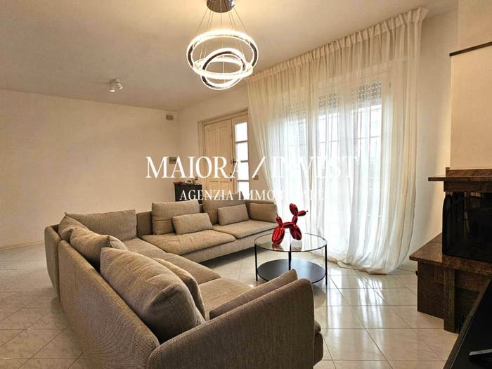 Casa con 6 locali in vendita in Centro, Grottammare