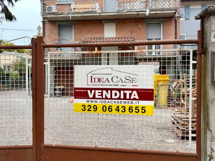 Casa quadrilocale in vendita in Via Garibaldi, Centro, Rio Saliceto