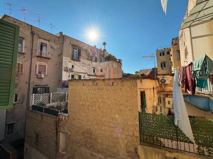 Appartamento quadrilocale in vendita in Vico Storto Sant'Anna di Palazzo, Quartieri Spagnoli, Napoli
