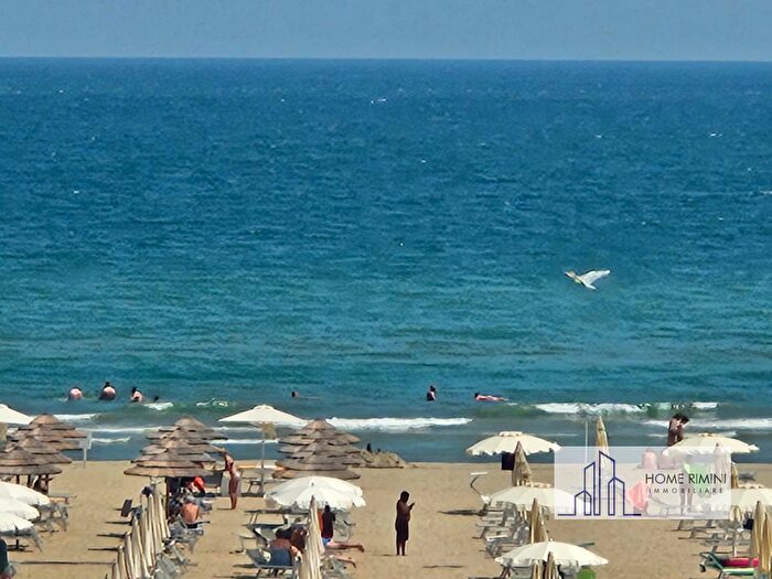 Appartamento bilocale in vendita in Viale Regina Margherita, Rimini