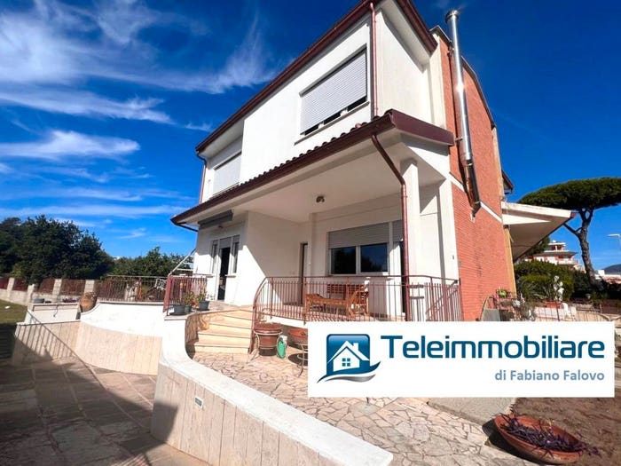Casa con 6 locali in vendita in Via Sardegna, Lungomare Circe Via Badino, Terracina