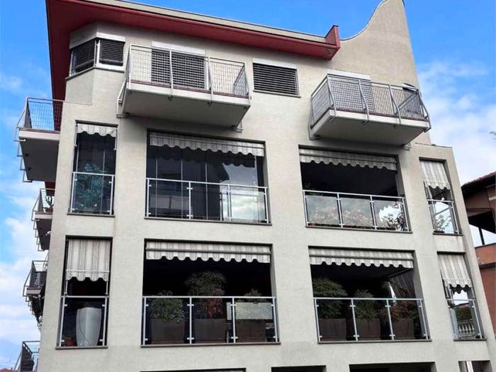 Appartamento trilocale in vendita in Corso XXV Aprile, Centro, Luino