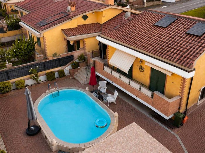 Casa con 6 locali in vendita in Via Sannicandro di Bari, Borghesiana, Roma
