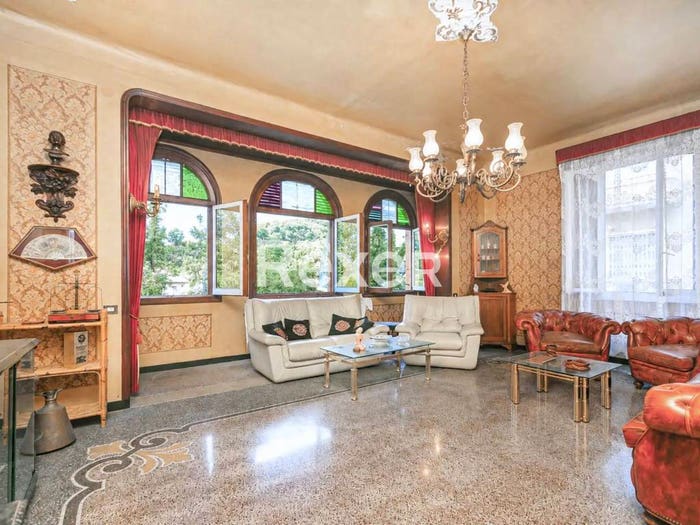 Appartamento con 6 locali in vendita in Via Marcello Prestinari, Pegli, Genova