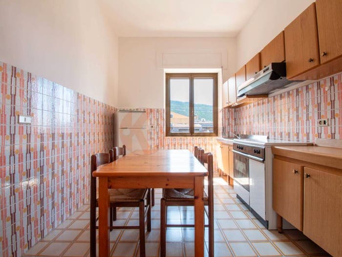 Appartamento trilocale in vendita in Via Napoli, Centro, Bosa