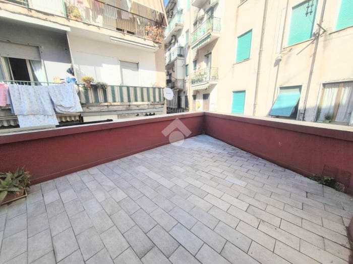 Appartamento trilocale in vendita in Vico Molino dell'Inferno, Zona Industriale Marina, Napoli