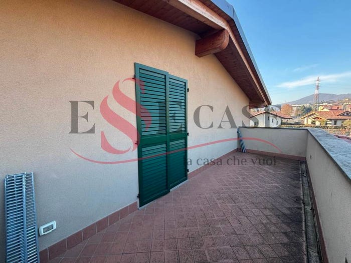 Appartamento trilocale in vendita in Via Rotone, Centro, Nembro
