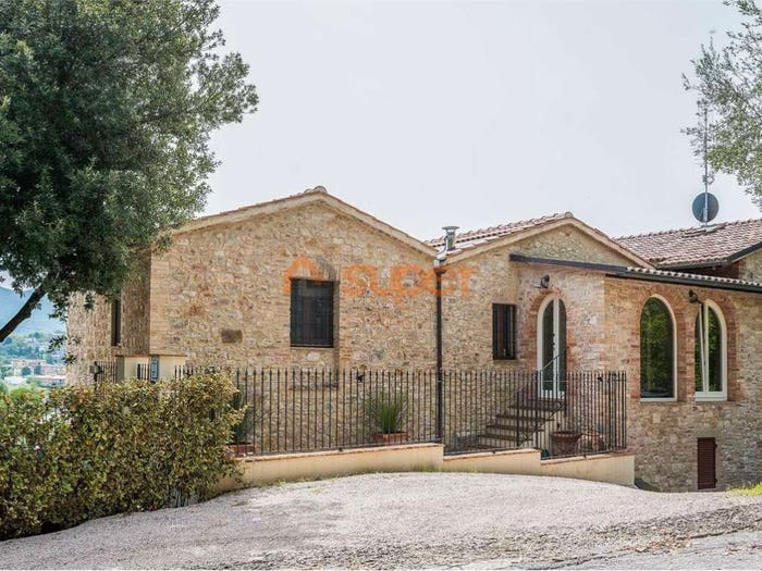 Appartamento quadrilocale in vendita in Via della Pace, Buchignano, Corciano