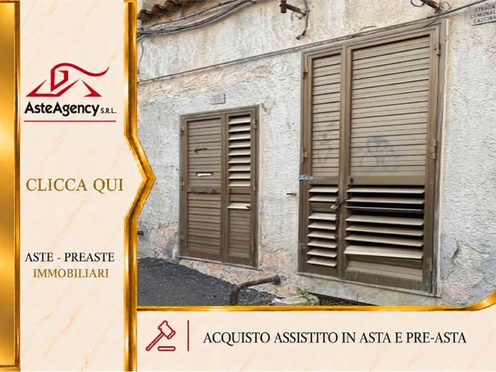 Appartamento trilocale in vendita in Via sant'erasmo, Santeramo in Colle