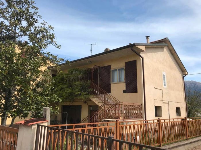 Casa con 5 locali in vendita in Strada Provinciale di Mastroiacovo, Introdacqua
