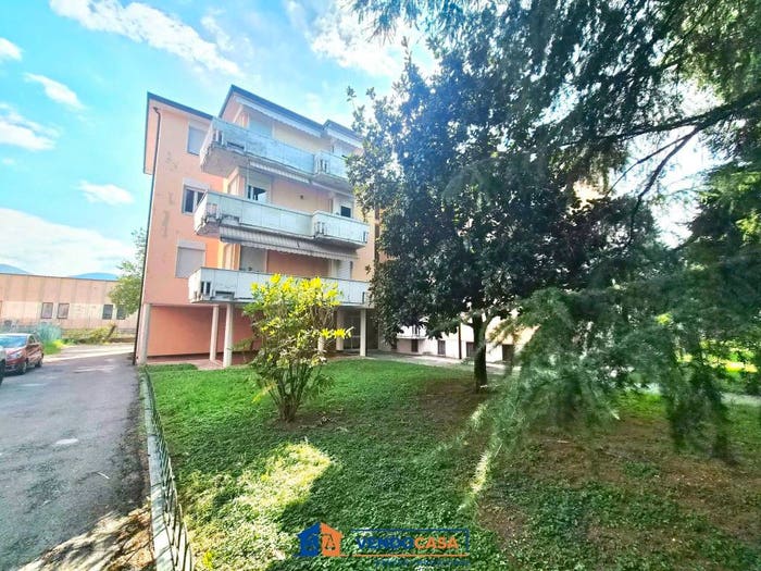 Appartamento quadrilocale in vendita in Via Luigi Gadola, Casazza, Brescia