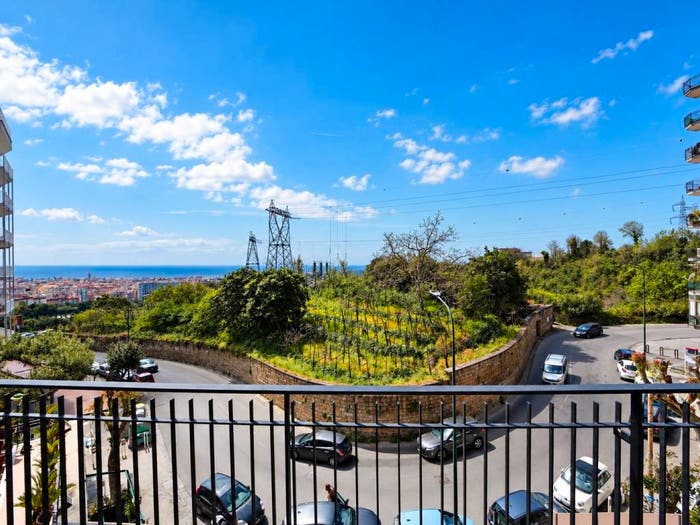 Appartamento con 6 locali in vendita in Via Gabriele Jannelli, Rione Alto, Napoli