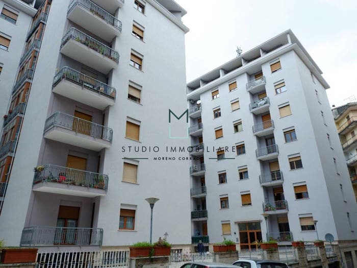 Appartamento quadrilocale in vendita in Via Fratelli Bisogno, Emanuele II C Colombo Morelli e Silvati, Avellino