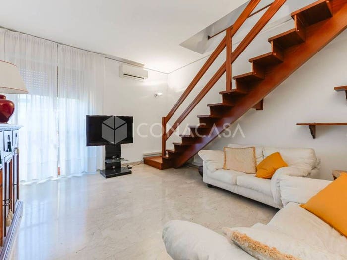 Appartamento quadrilocale in vendita in Via Atene, Cimiano, Milano