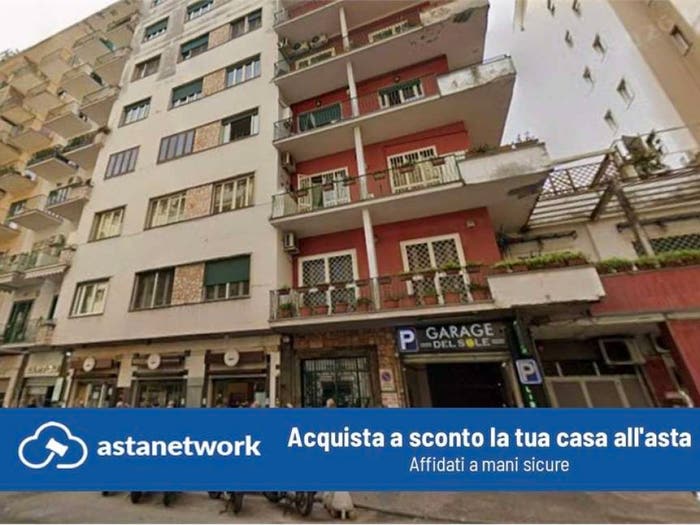 Appartamento con 6 locali in vendita in Via Francesco Cilea, Vomero, Napoli