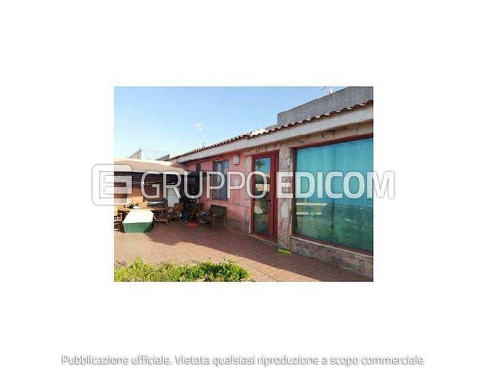 Casa con 6 locali in vendita in Via Provinciale Contrada Bardaro Villaggio Curcuraci, Curcuraci, Messina