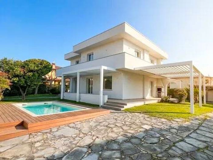 Casa con 6 locali in vendita in Via Donatello, Roma Imperiale, Forte dei Marmi