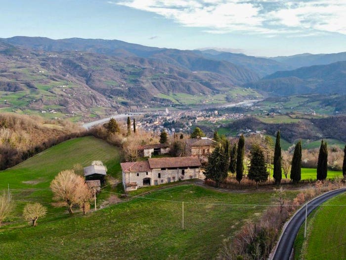 Casa con 6 locali in vendita in Strada Marchese Folchetto Malaspina, Bobbio