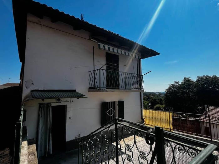 Casa quadrilocale in vendita in Via Novembre, Centro, Celle Enomondo