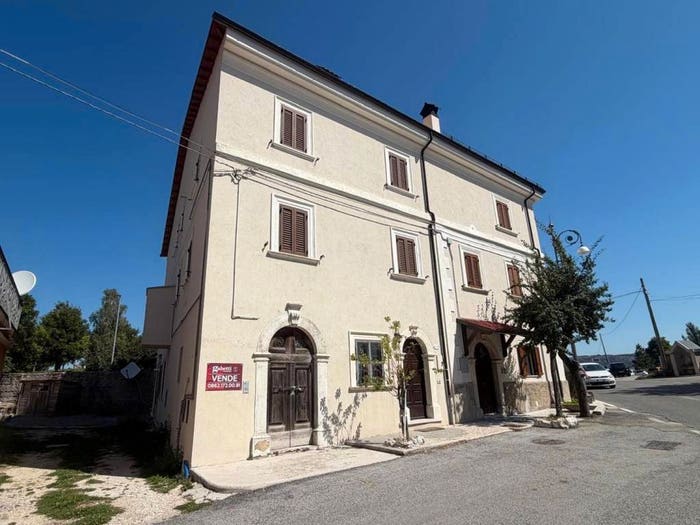 Casa con 6 locali in vendita in Rovere, Rocca di Mezzo