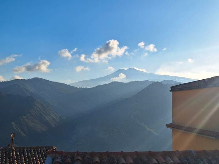 Casa con 6 locali in vendita in Motta Camastra
