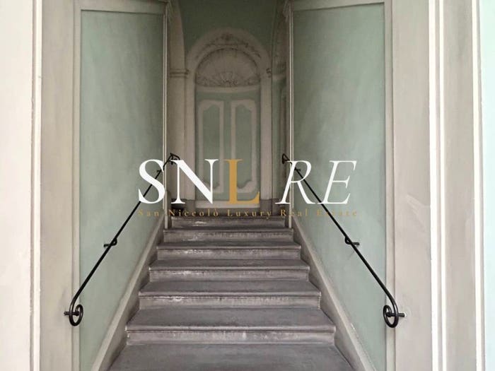 Appartamento con 6 locali in vendita in Via dei Bardi, San Niccolò, Firenze