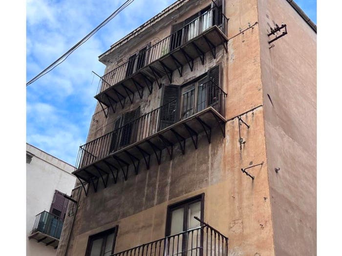 Casa con 6 locali in vendita in Via Valverde, Castellammare, Palermo