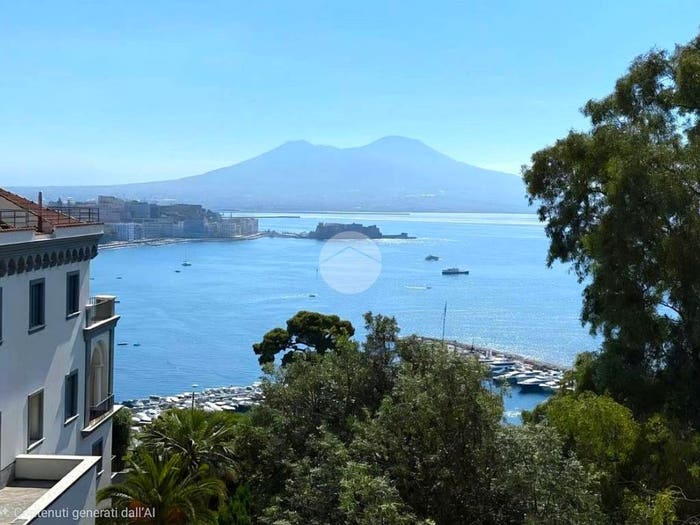 Appartamento con 5 locali in vendita in Via orazio, Posillipo, Napoli