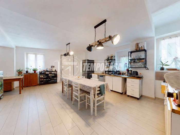 Casa con 5 locali in vendita in Via Roma, Centro, La Morra