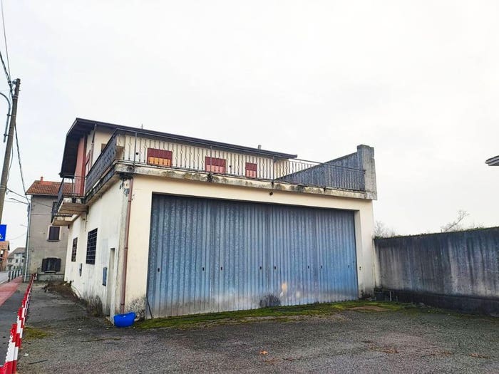 Appartamento quadrilocale in vendita in Via Novella, Centro, Bogogno