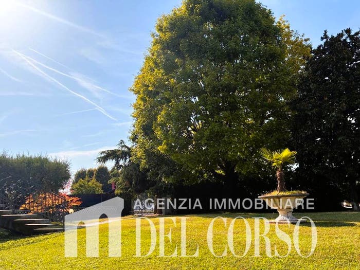 Casa con 6 locali in vendita in Via Novembre, Centro, Azzano Decimo
