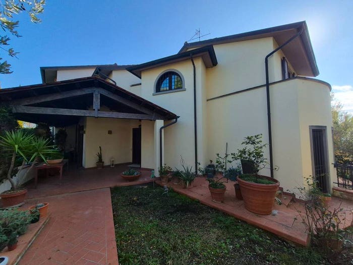 Casa con 6 locali in vendita in Via Ginepraia, Centro, Poggio a Caiano