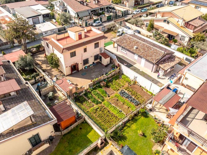 Casa con 6 locali in vendita in Via Agugliano, Corcolle, Roma