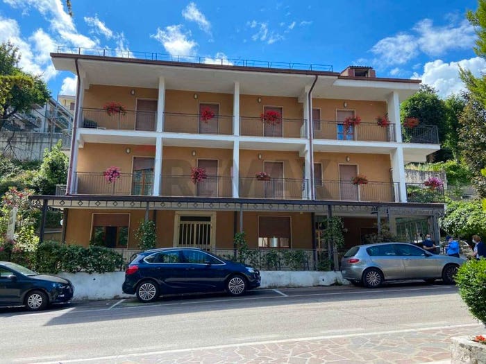 Casa con 6 locali in vendita in VIA DELLA LIBERTA, Centro, Caramanico Terme