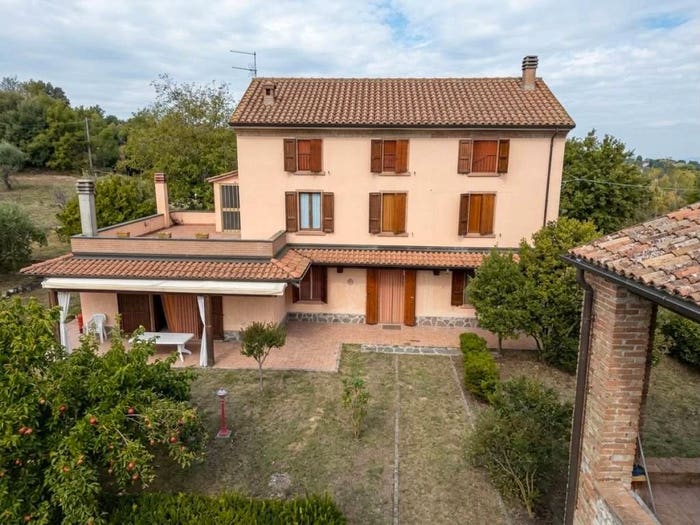 Casa con 6 locali in vendita in Casa Sbarra, Nibbiano, Alta Val Tidone