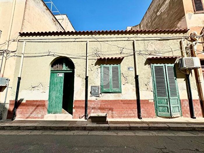 Casa quadrilocale in vendita in Via G Verga, Balestrate