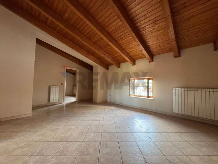 Appartamento con 5 locali in vendita in Via della Libertà, Pietramelara