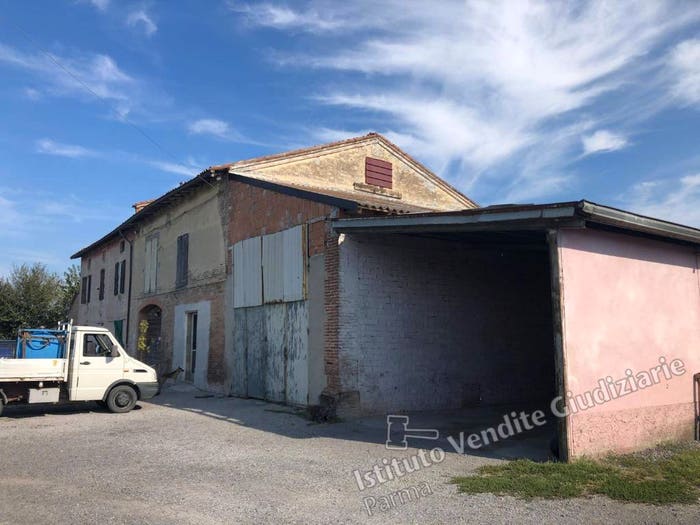 Casa con 6 locali in vendita in Fraz Ragazzola Strada Argine Rigosa Vecchia, Roccabianca