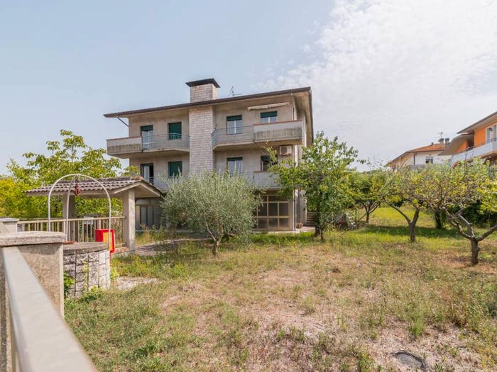 Appartamento con 6 locali in vendita in Via Guglielmo Marconi, Casinina, Sassocorvaro Auditore