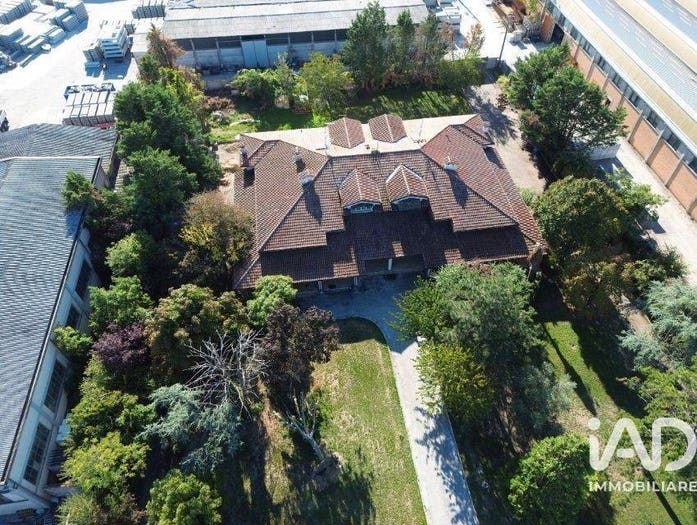 Casa con 6 locali in vendita in Via Abetone Brennero, Centro, Poggio Rusco