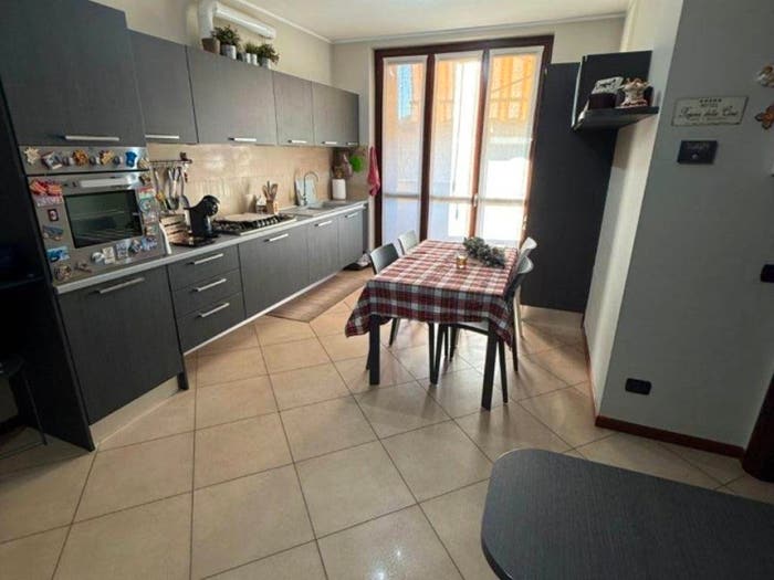 Appartamento trilocale in vendita in Via Piero Maroncelli, Centro, Castano Primo