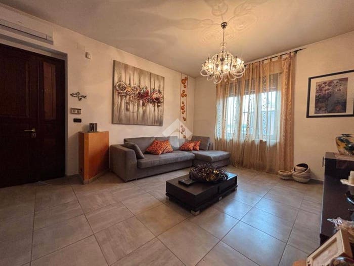 Casa con 6 locali in vendita in Via pinerolo, Centro, None