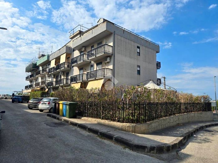 Appartamento trilocale in vendita in Via delle Orchidee, Villasmundo, Melilli