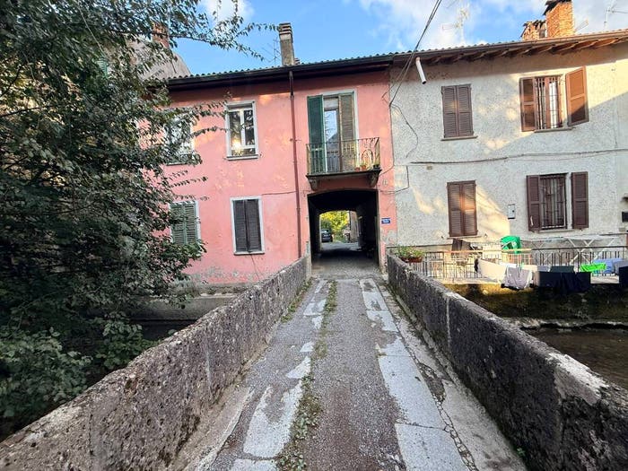 Appartamento quadrilocale in vendita in Via dei Mulini, Verano Brianza