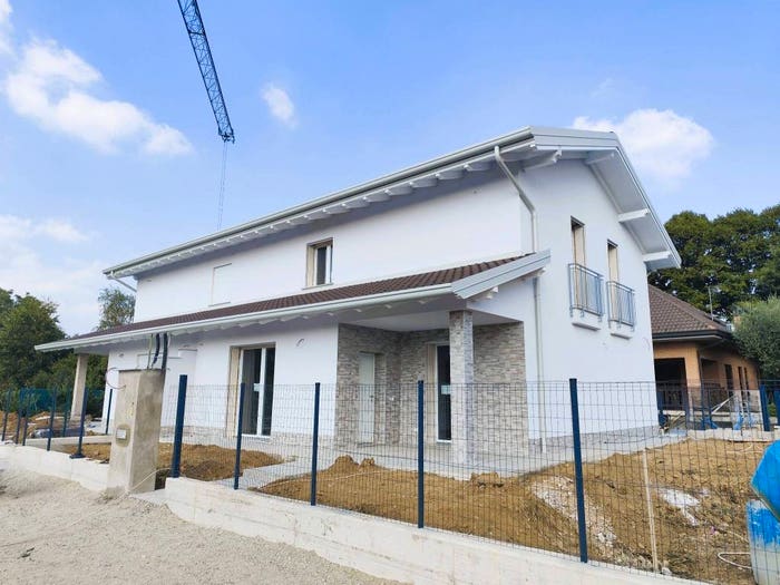 Casa quadrilocale in vendita in Via Foro San Martino, Cassano Magnago