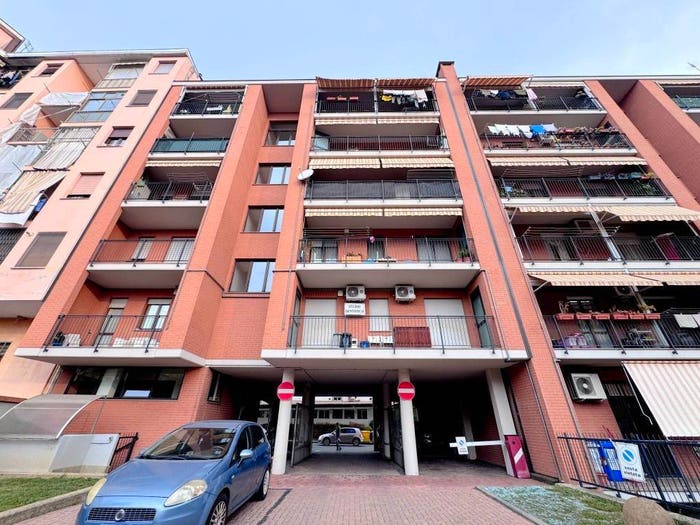 Appartamento trilocale in vendita in Via Montebello, Mercato Santa Maria, Moncalieri