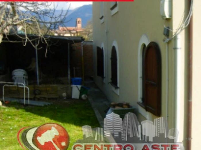 Appartamento con 6 locali in vendita in Cerqueto PG Italia, Cerqueto, Gualdo Tadino